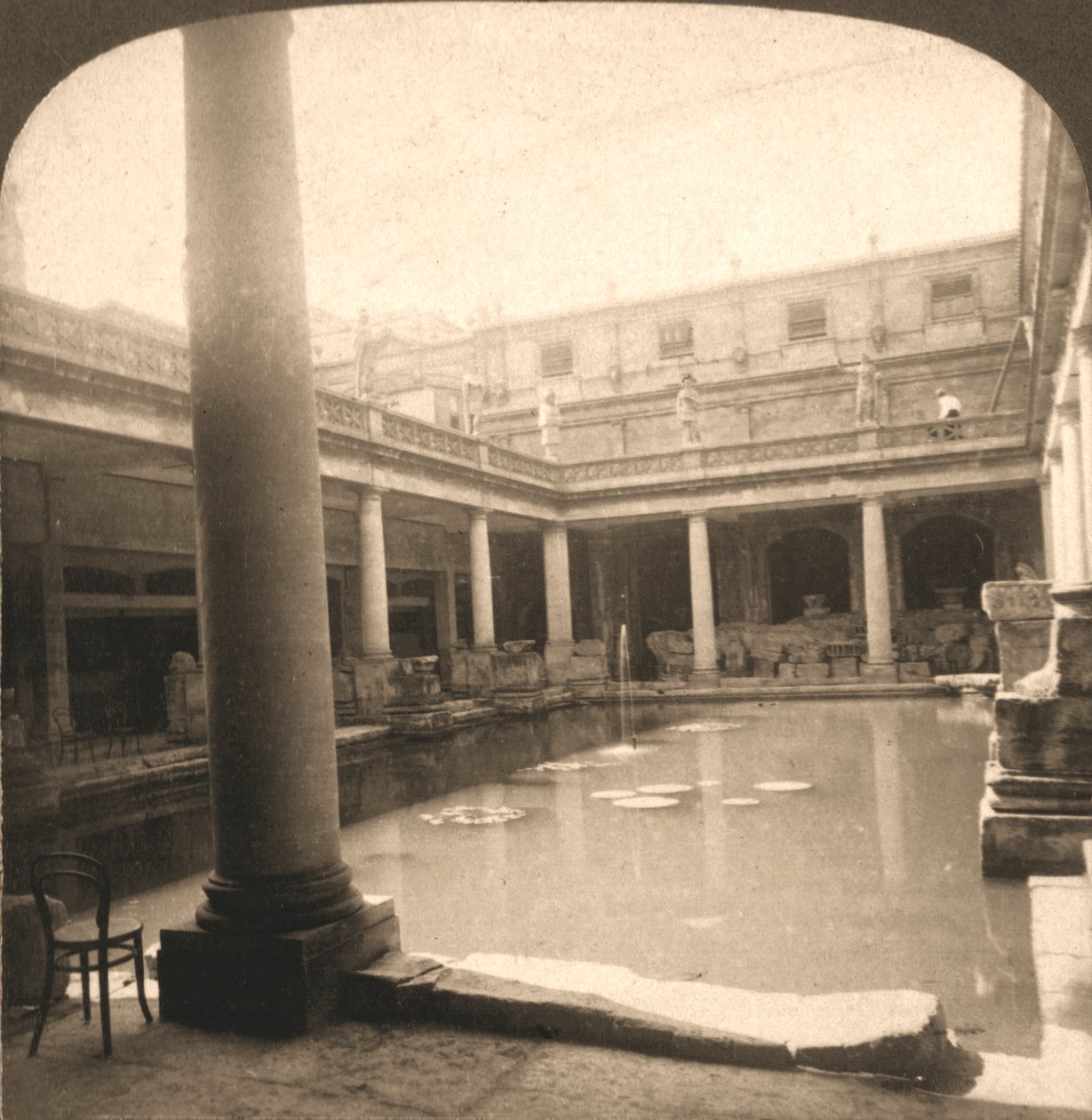 Banhos romanos, Bath, Inglaterra, 1900. de Works and Sun Sculpture Studios