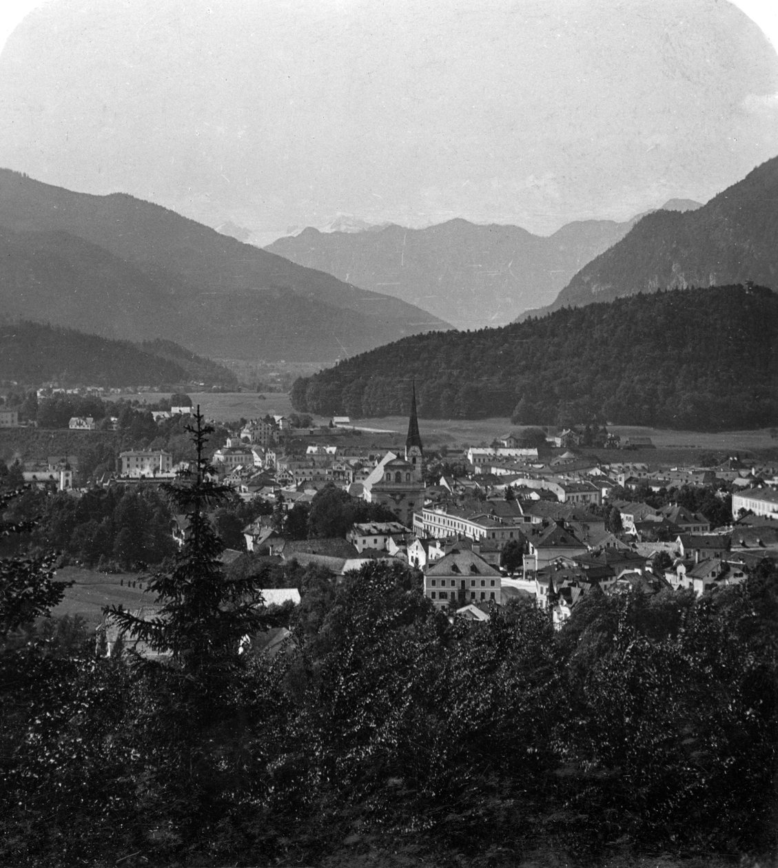 Bad Ischl, no sopé de Hoher Dachstein, Salzkammergut, Áustria, c1900s. de Wurthle and Sons
