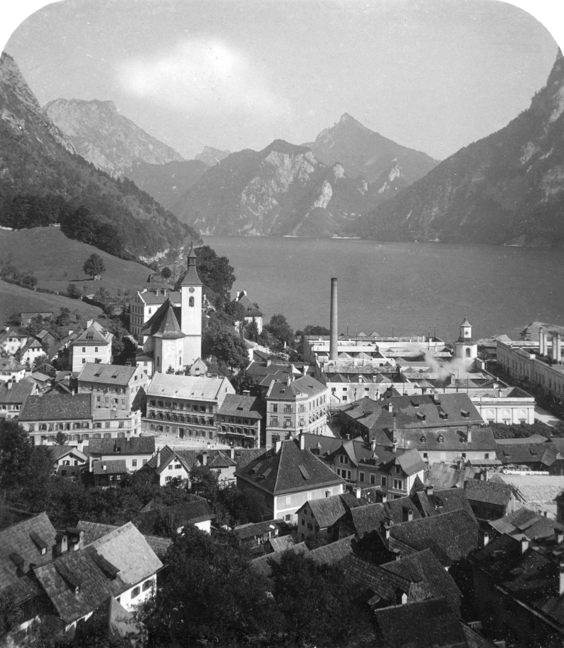Ebensee e Lake Traun, Salzkammergut, Áustria, c1900s. de Wurthle and Sons