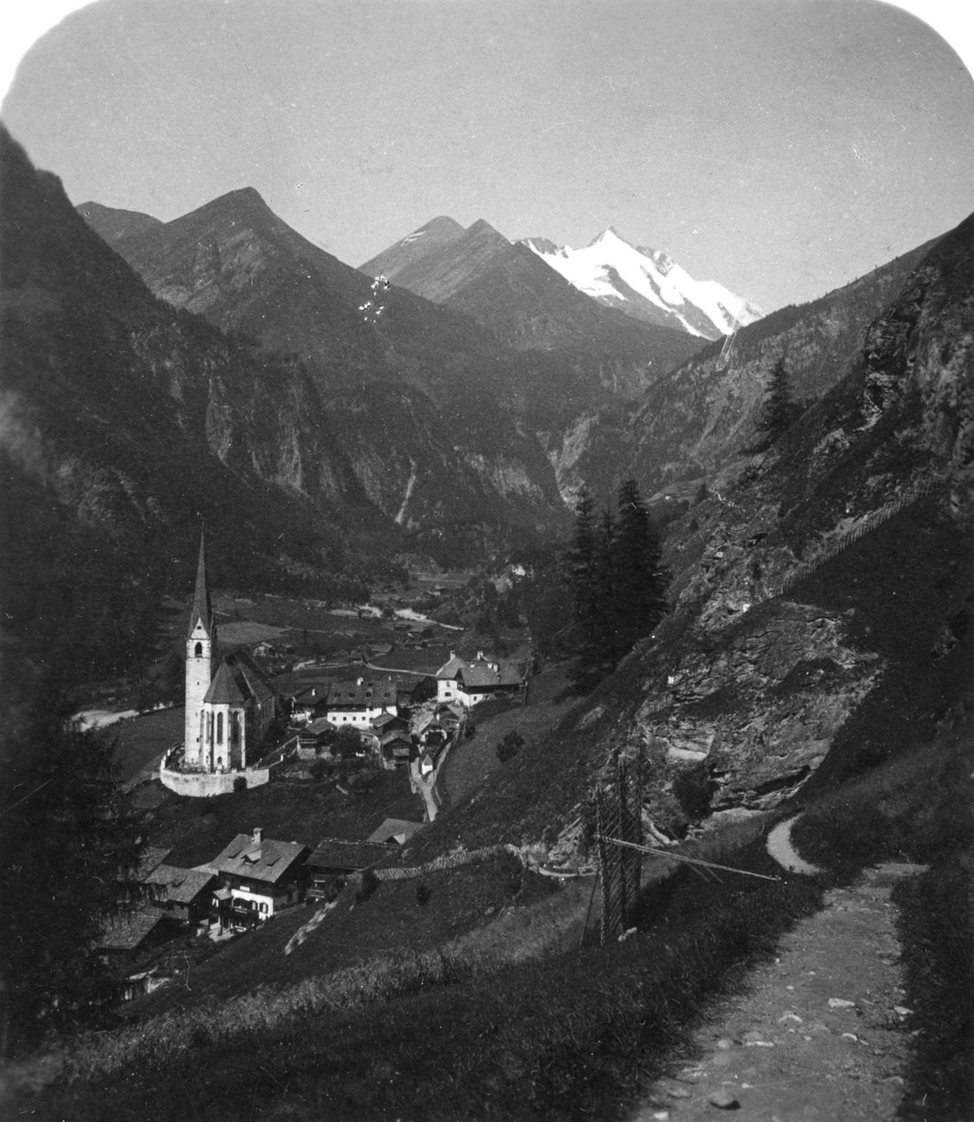 Heiligenblut e Grossglockner, Áustria, c1900s. de Wurthle and Sons