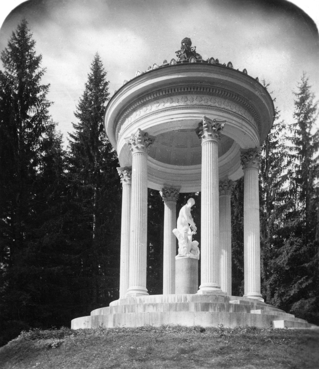 O templo de Vênus, palácio de Linderhof, Baviera, Alemanha, c1900. de Wurthle and Sons