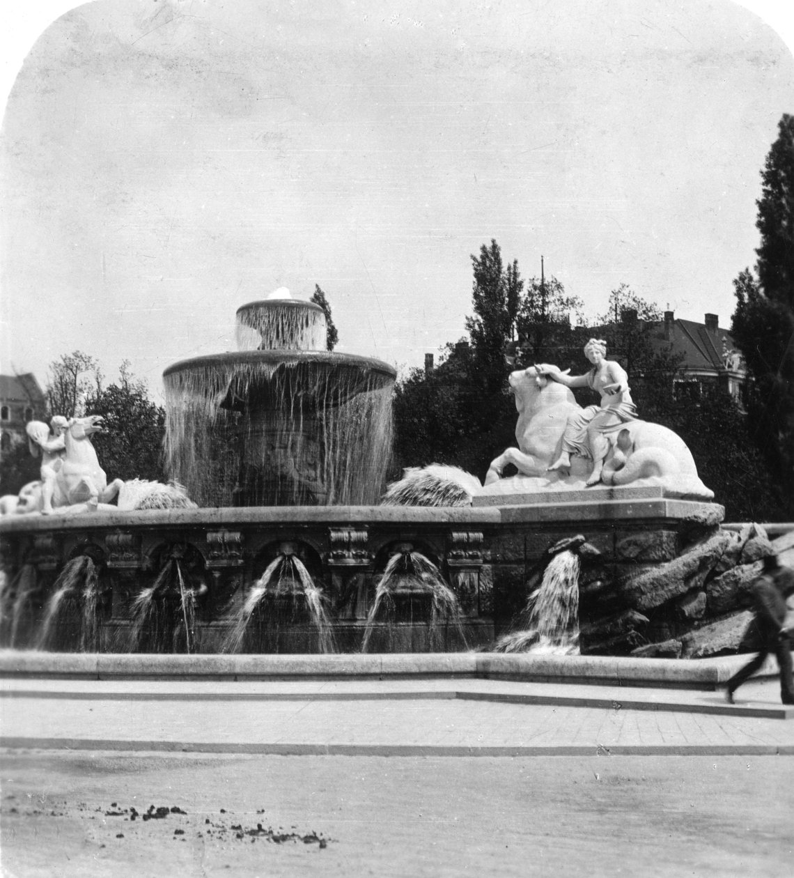 O Wittelsbacherbrunnen, Munique, Alemanha, c1900s. de Wurthle and Sons