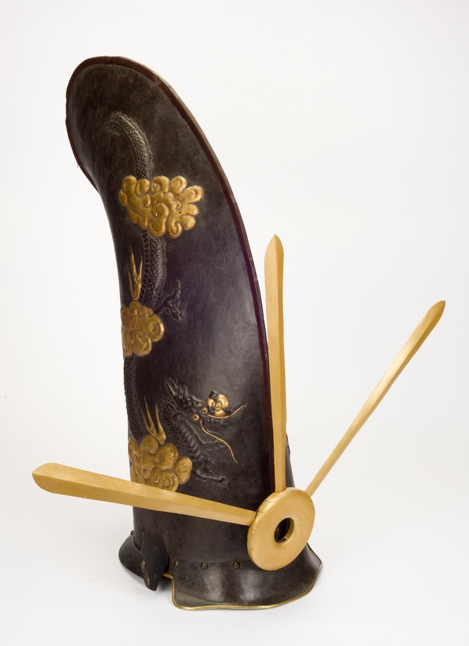 Kawari-Kabuto, ou "capacete extraordinário", na forma de um boné de cortesão (ferro, laca, couro, têxtil, ouro, ligas de cobre e madeira) de Yoshimichi Myochin