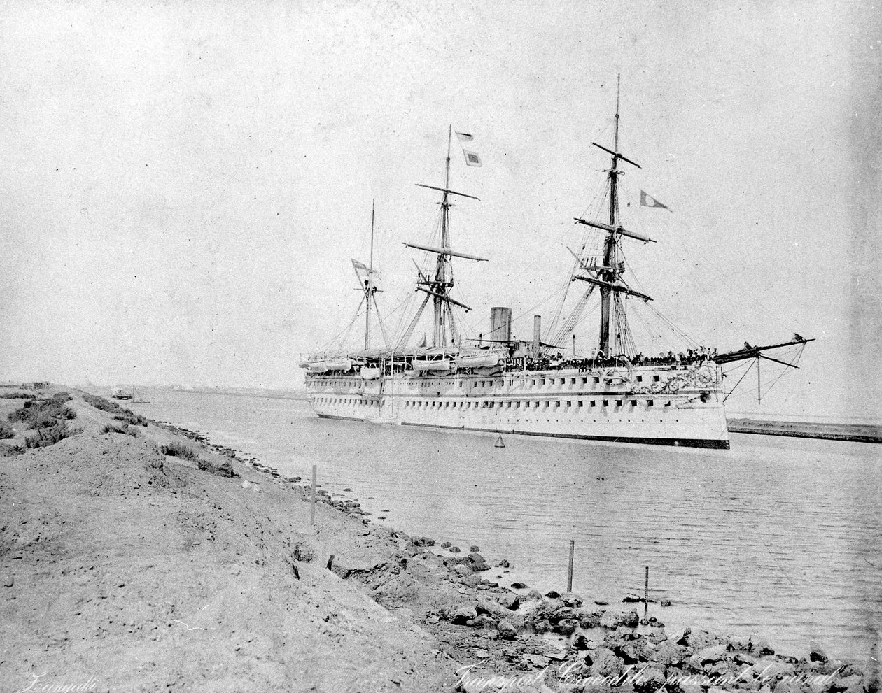 Tropa &39;Crocodile&39; passando pelo Canal de Suez, c. 1870s de Zangaki Brothers