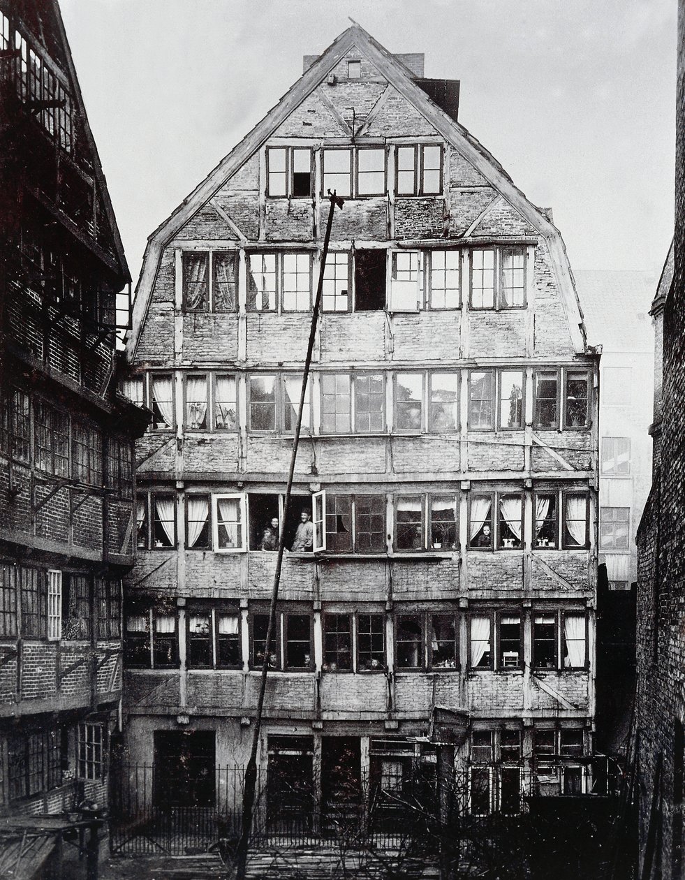 Berço do compositor alemão Johannes Brahms (1833-1897) em Hamburgo, Alemanha de William Walcutt