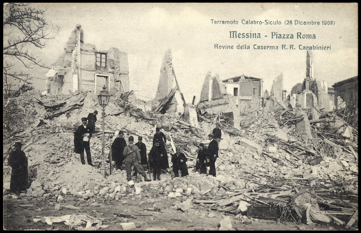 RUÍNAS DO TERREMOTO DOS QUARTOS de . .