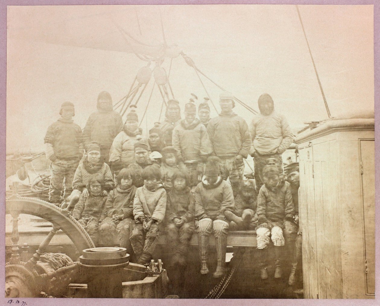 Expedition en Arctique (1875-1876) du capitaine George Nares (1831-1915) : Grupo de nativos em 