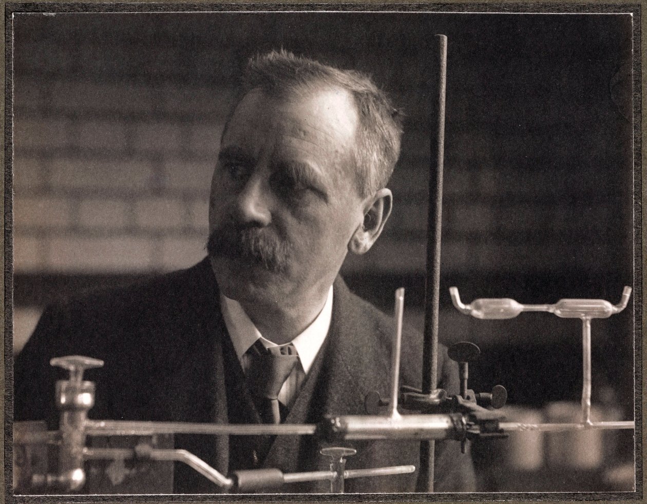 Herbert Brereton Baker, químico britânico de Ferdinand Georg Waldmuller