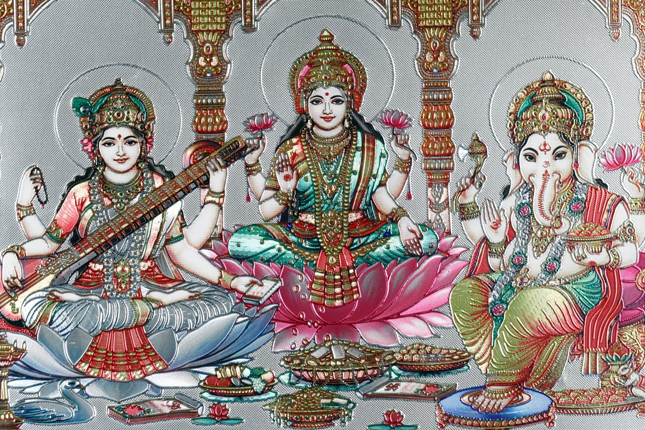 Lakshmi, a esposa de Vishnu, é a deusa da prosperidade, boa sorte e beleza. Ganesh. de . .