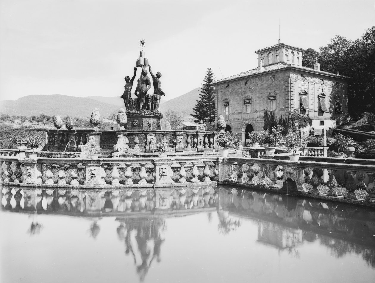 Fonte principal da Villa Lante em Bagnaia, na periferia de Viterbo. de Henry Charles Fehr