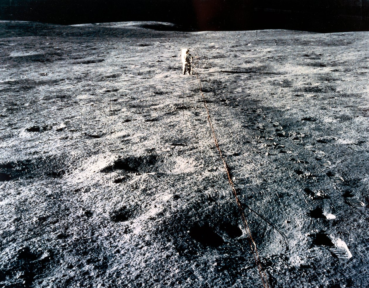 Voo espacial tripulado, EUA, Astronauta da Apollo 14 Edgar Mitchell na Lua de Frederick (attr. to) Barnard