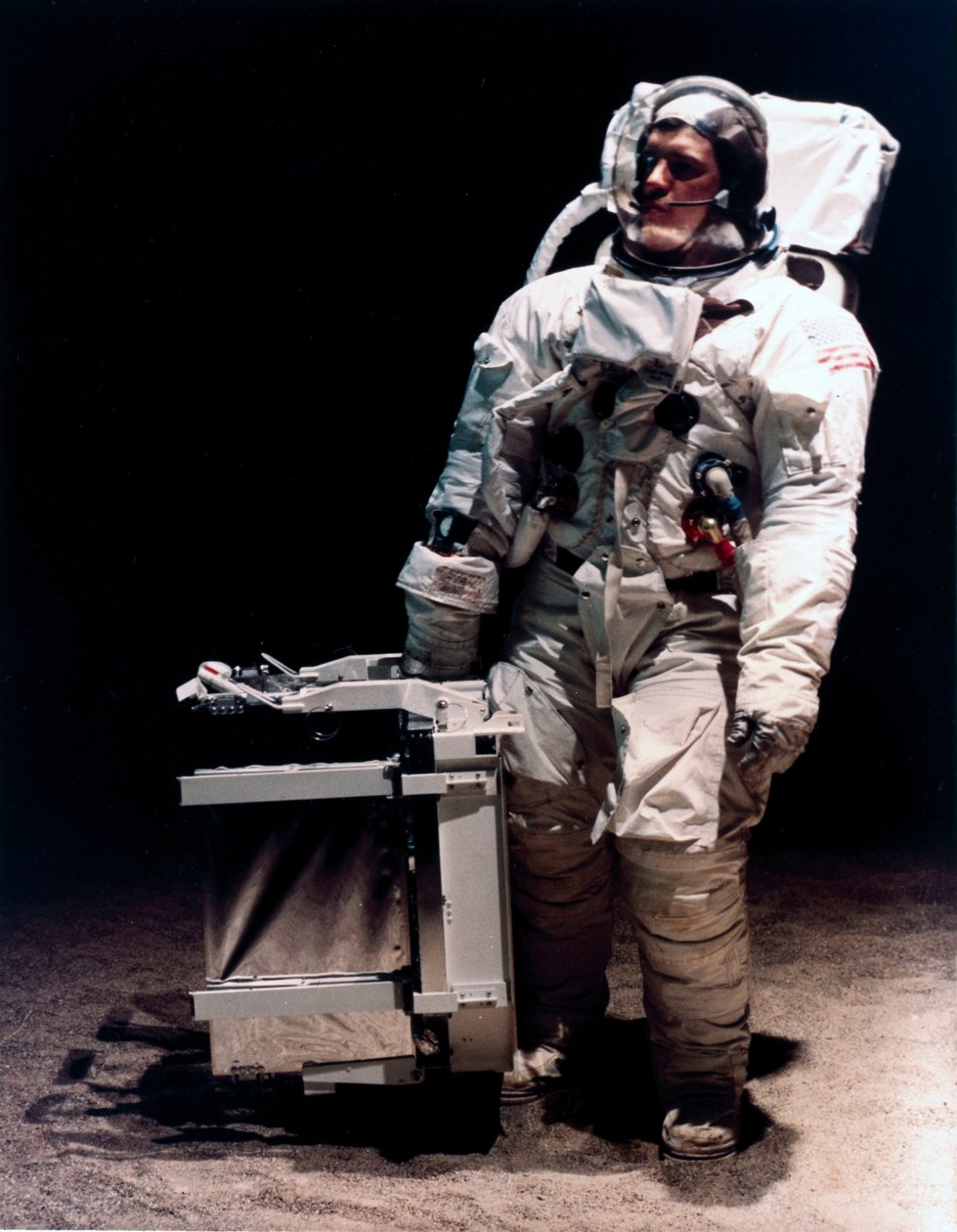 Voo Espacial Tripulado, EUA, Apollo, General O Retro-reflector de Laser Apollo de Ferdinand Georg Waldmuller