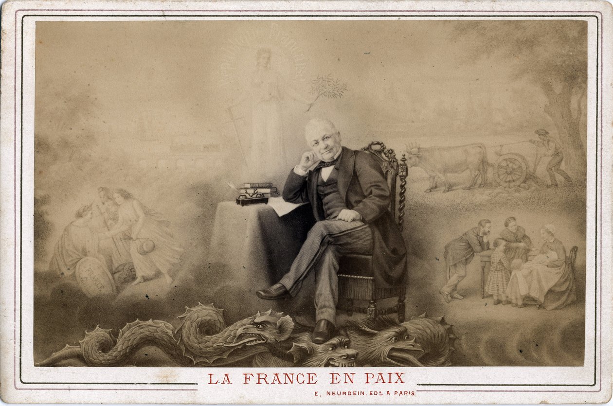 Comuna de Paris: retrato de Louis Adolphe Thiers (1797-1877) sentado sobre o dragão, símbolo provável da comuna. de Frederick (attr. to) Barnard