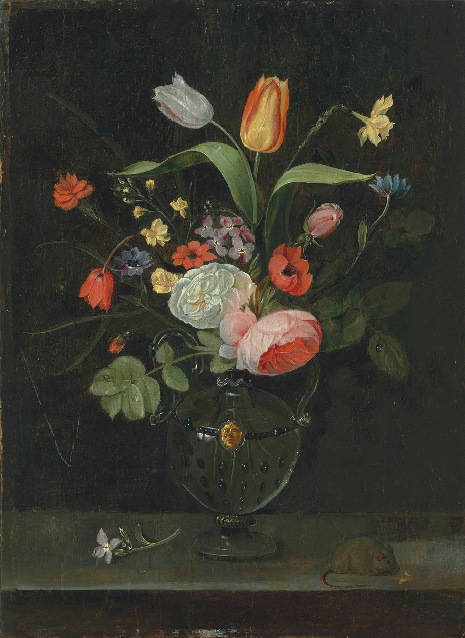 Rosas, tulipas, um narciso e outras flores em um vaso de vidro, em uma borda de pedra com um mouse (óleo sobre painel de carvalho) de . .