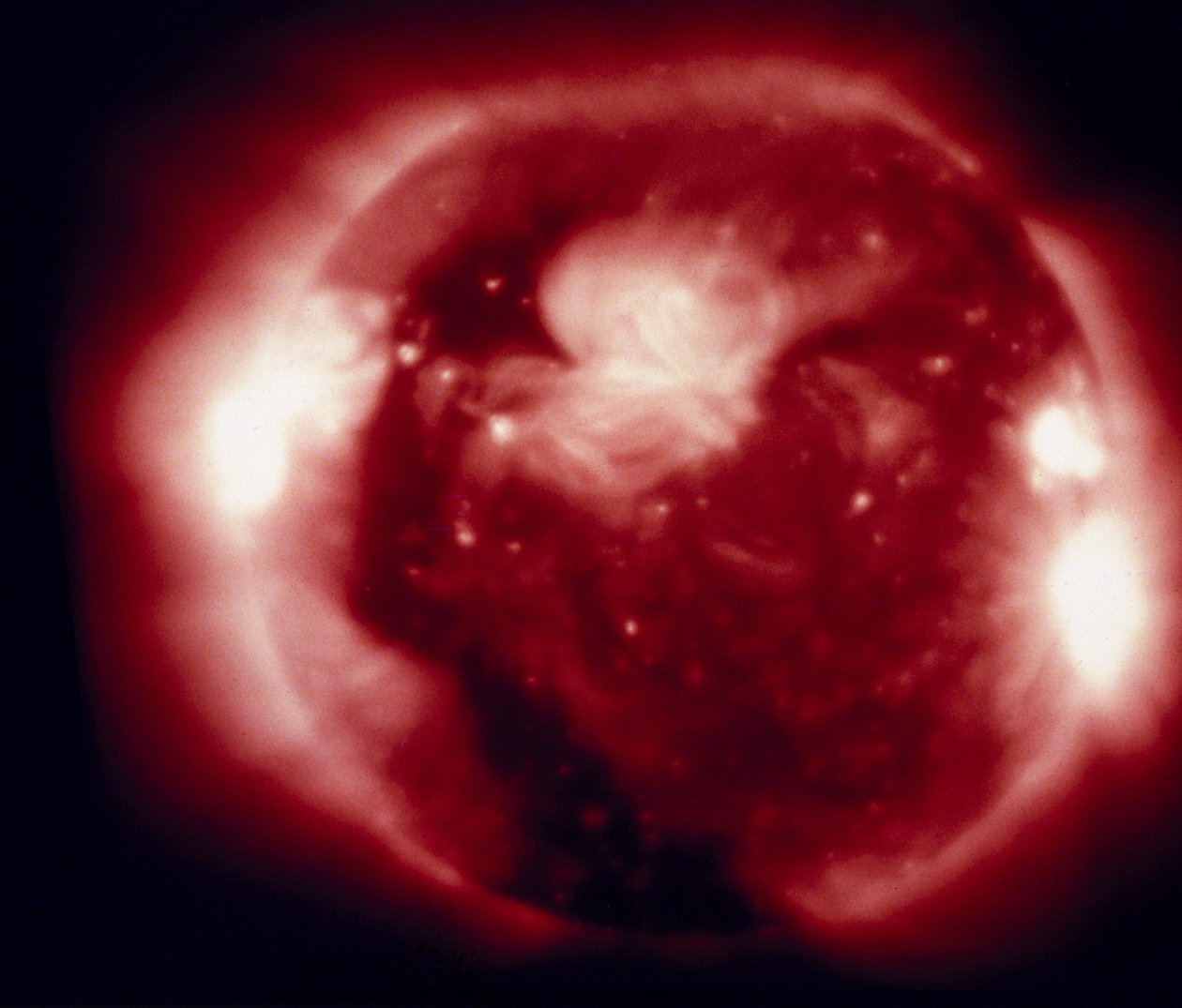 O Sol, fotografado em comprimentos de onda de raios X pelo Skylab de Henry Charles Fehr