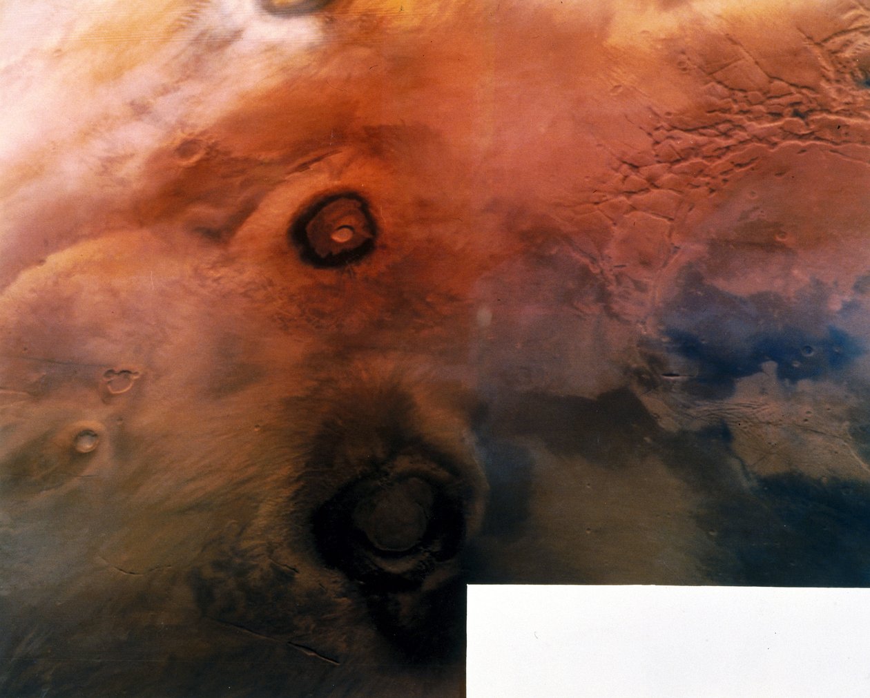 Vulcões na superfície do planeta Marte de Frederick (attr. to) Barnard