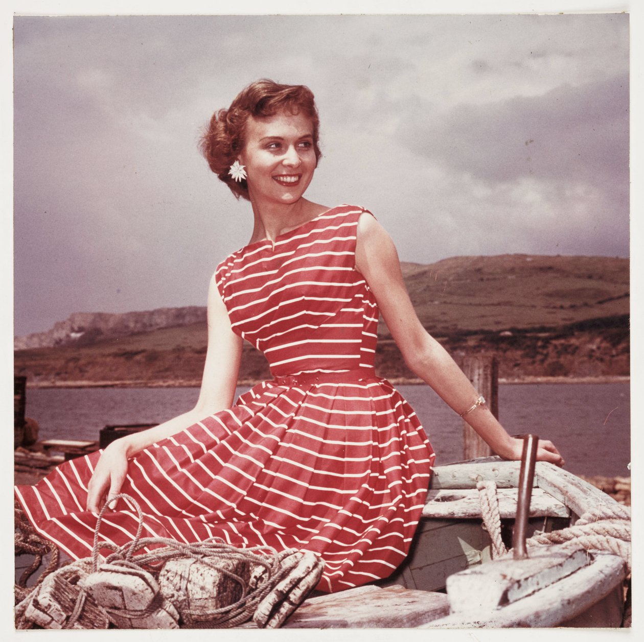 Mulher com um vestido de verão, anos 50 de Frederick (attr. to) Barnard