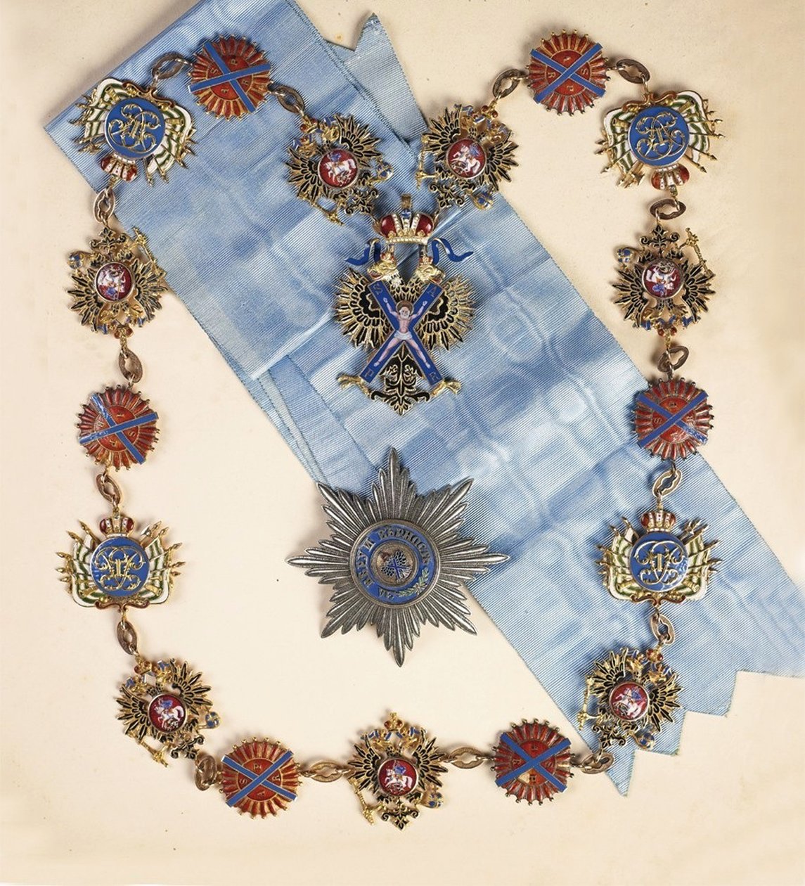 As insígnias da Ordem de Santo André apóstolo, a primeira chamada, segunda metade do século XIX. de decorations and medals Orders