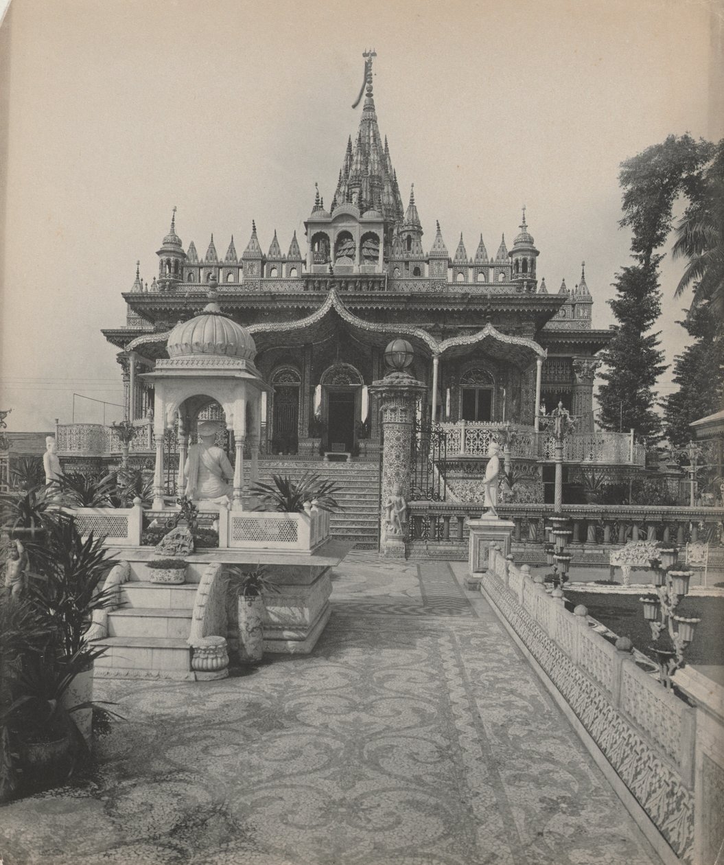 Pareshnath, Templo Jain, Calcutá de studio of A. W. A. Plâté Studio (Ceylonese)