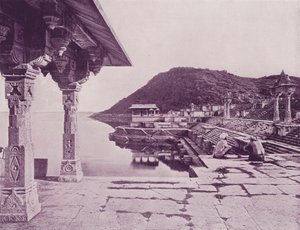 Marble Ghat, Rainuggur, Oodeypore (foto a p/b) de (after) English photographer