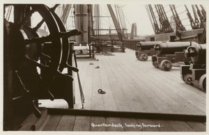 Quarterdeck of HMS Victory, olhando para a frente (foto a p/b)