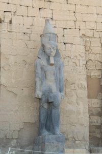 Templo de Luxor, arquitetura do Antigo Egito em Luxor de Albert Mansour