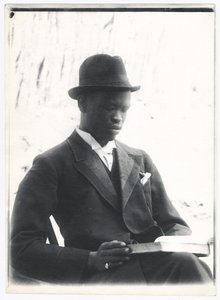 Sekhome, filho de Khama, c.1910 (impressão em platina) de A. E. Hargreave