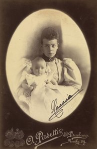 Xenia Alexandrovna de Russie et sa fille, la princesse Irina Alexandrovna - Grã-Duquesa Xenia Alexandrovna da Rússia (1875-1960) com a Filha Irina Alexandrovna (1895-1970), pelo estúdio de fotografia A. Pasetti . Foto Albumina de A. Pasetti Photo Studio