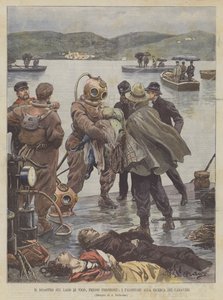 O desastre no lago Di Vico, Frosinone, os mergulhadores em busca de cadáveres de Achille Beltrame