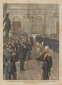 A cerimônia solene do juramento dos cadetes da marinha no grande salão do palácio de Peterhoff em Petersburg