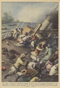 Em um rio em inundação perto de Kolhapur, no oeste da Índia, uma grande serpente, separada de Achille Beltrame