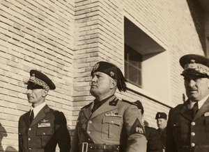 Inauguração dos edifícios do Aeroporto Real "Fausto Pesci" em Bolonha, construído pela Companhia Mauro Toschi fu Ulisse, na presença do Duce Benito Mussolini, 24/10/1936 (foto a p/b)