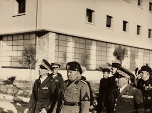 Inauguração dos edifícios do Aeroporto Real "Fausto Pesci" em Bolonha, construído pela Companhia Mauro Toschi fu Ulisse, na presença do Duce Benito Mussolini, 24/10/1936 (foto a p/b)