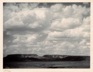 Em redor de Zuni, a nordeste do Pueblo "99" de Adam Clark Vroman