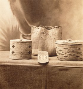 Native American Baskets by A.C. Vroman, c.1898 (impressão em platina) de Adam Clark Vroman