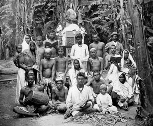 Coolies na adoração, Jamaica, c1905.