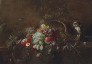 Uvas, maçãs, ameixas, figos e outras frutas sobre uma mesa de madeira parcialmente coberta, um macaco a comer nozes junto a um cesto de tecido virado para cima de Adriaen van Utrecht
