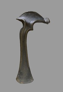 Machado, encontrado na Hungria (bronze) de Age Bronze