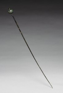 Alfinete de vestuário, c.1400 aC (bronze fundido e forjado) de Age Bronze
