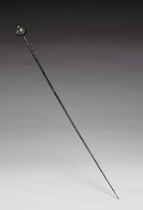 Alfinete de vestuário, c.1400 aC (bronze fundido e forjado) de Age Bronze