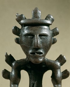 Pré-história: figura guerreira de bronze do Tresor de Galic (Kostroma, Rússia). 1500 AC. Idade do Bronze. Moscou, Museu Histórico do Estado.
