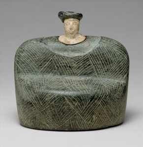 Cabeça de machado de buraco de poço com demônio com cabeça de pássaro, javali e dragão, c. final do terceiro ao início do segundo milênio aC (alabastro) de Age Bronze