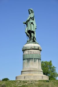 Estátua colossal de Vercingetorix (72-46 a.C.), líder galego - Escultura de Millet Aime (1819-1891) 6,60 m de altura erige em 1865 na parte oeste do Mont Auxois (base 7 m de altura por Viollet Le Duc) Alise Sainte Reine 1865 de Aime Millet