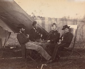 [Quatro Oficiais], c. 1864. de Alexander Gardner