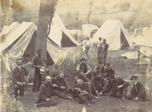 Grupo na Sede do Exército do Potomac, Antietam, outubro de 1862, 1862. de Alexander Gardner