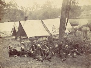 Grupo na Sede do Exército do Potomac, Antietam, outubro de 1862, 1862. de Alexander Gardner