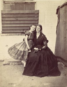Sra. Greenhow e Filha, Presos no Antigo Capitólio, Washington, 1862. de Alexander Gardner