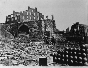 Ruínas de um Arsenal, Richmond, Virgínia, abril de 1863 (impressão de albumina do negativo de colódio) de Alexander Gardner