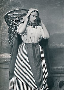 Uma dona de peixe de Newhaven, Escócia, 1912 de Alexander Inglis