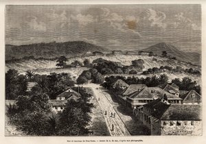 Rue et barracks de Freetown, Serra Leoa, gravada após o desenho de A. de Bar, ilustrando a viagem à Côte d